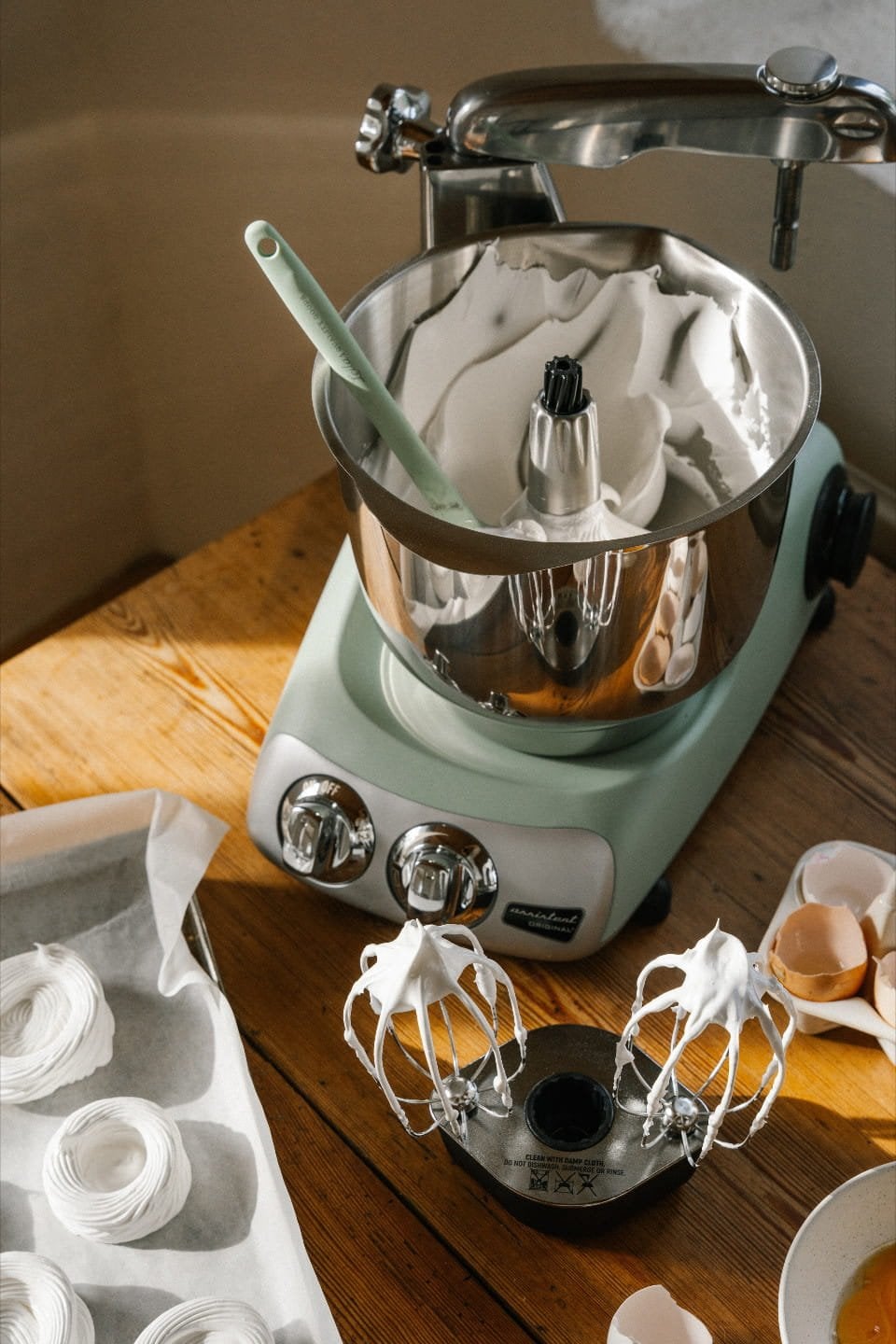 Ankarsrum Assistent Original stand mixer with beater set